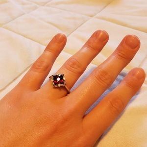 14kt White Gold Garnet Ring
